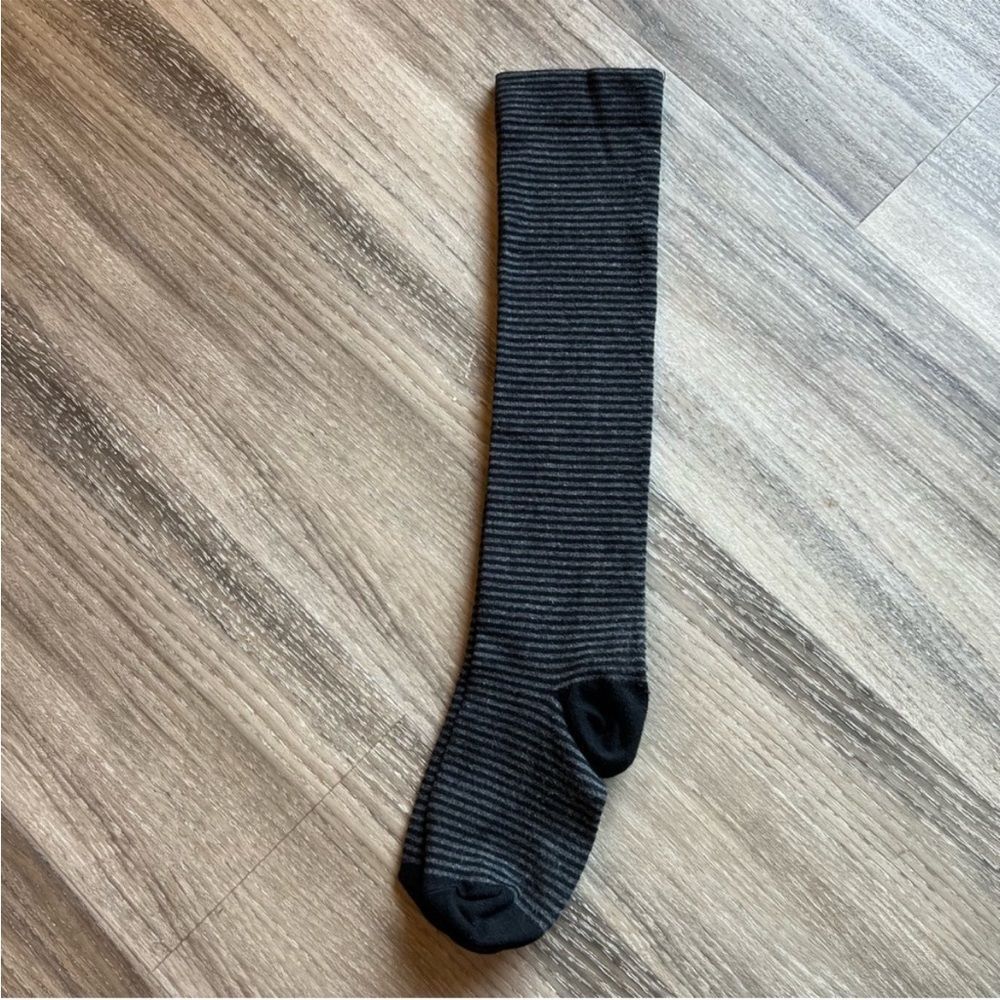 Express Knee Socks